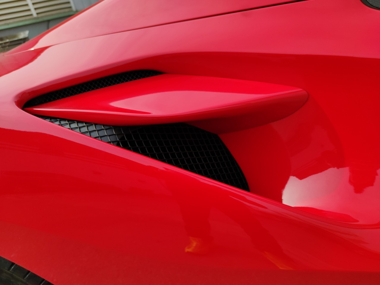 Siêu phẩm Ferrari F8 Tributo Spider thứ hai cập bến Việt Nam