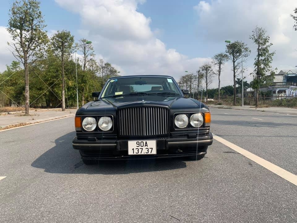 Xe cổ Bentley RL Turbo giá trị sưu tầm độc đáo nhưng giá chỉ hơn 4 tỷ tại Việt Nam