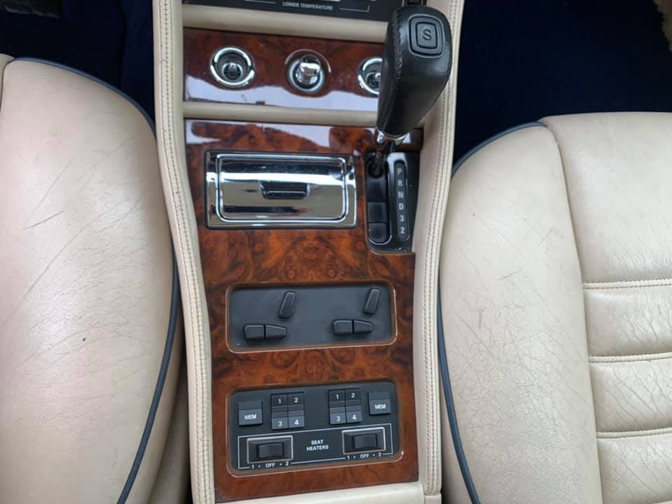 Xe cổ Bentley RL Turbo giá trị sưu tầm độc đáo nhưng giá chỉ hơn 4 tỷ tại Việt Nam