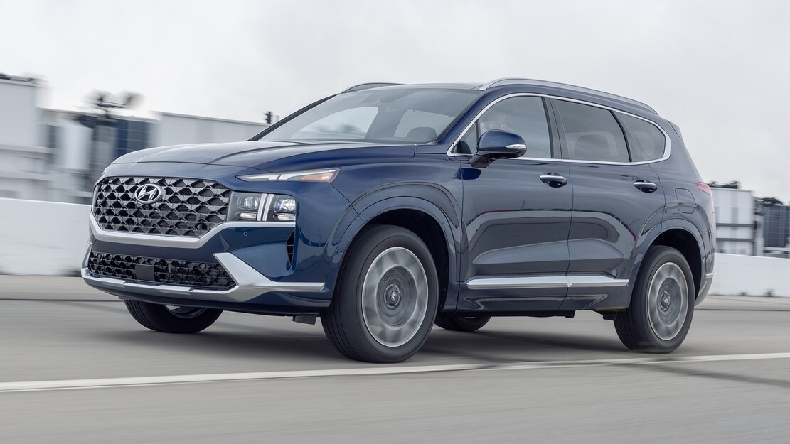 Tư vấn báo giá tạm tính của Hyundai Santa Fe 2021: Tăng 300 triệu đồng so với đời cũ