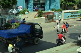 di bo sai luat co the bi phat tu nguoi di bo ngo ngang