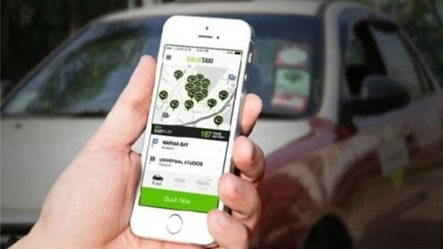 Taxi truyền thống đòi giảm thuế cho bằng Uber, Grab tại Việt Nam