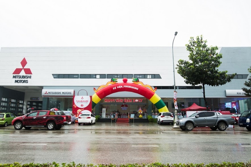 mitsubishi triton mivec va pajero sport the he moi ra mat khach hang mien trung