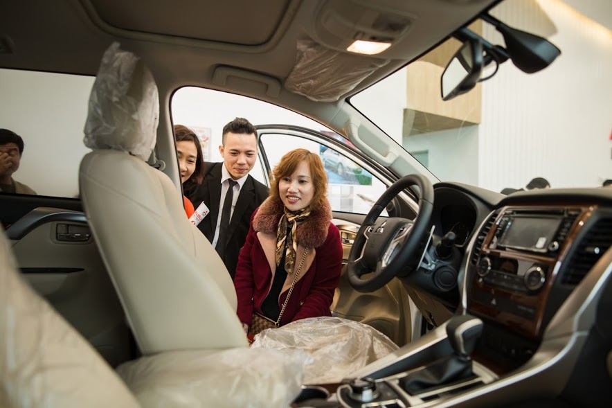 mitsubishi triton mivec va pajero sport the he moi ra mat khach hang mien trung