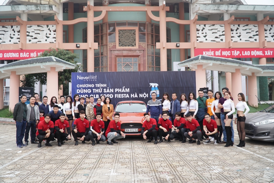 NeverWet phủ nano chống nước cho CLB Ford Fiesta Hà Nội neverwet phu nano chong nuoc cho clb ford fiesta ha noi