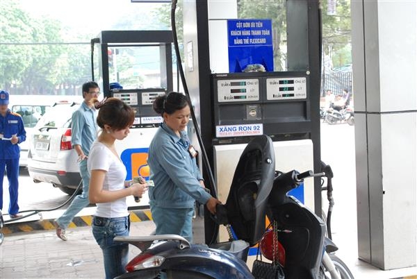 hon 57 nghin tru xang da duoc dan tem dong ho cong to tong