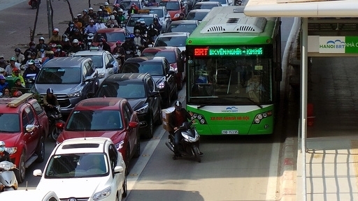 Hà Nội sẽ thí điểm cho xe buýt thường đi vào làn buýt nhanh BRT
