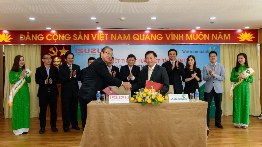 Isuzu Việt Nam và Vietcombank kí kết hợp tác chiến lược