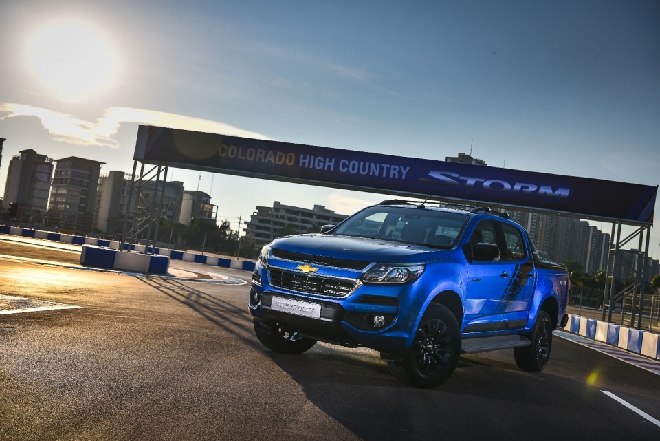 xe ban tai chevrolet va lich su gan 1 the ky