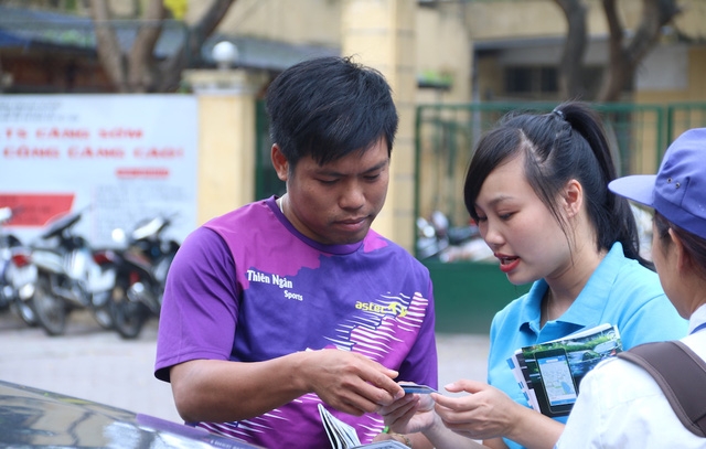 ha noi nguoi dan con bo ngo trai nghiem iparking
