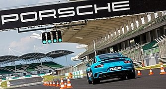 Mua Porsche, cầm lái trải nghiệm trường đua F1 Sepang (Malaysia)