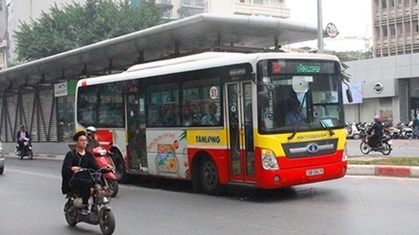 Cho buýt thường chung làn buýt nhanh: Đón trả khách tiềm ẩn nguy hiểm