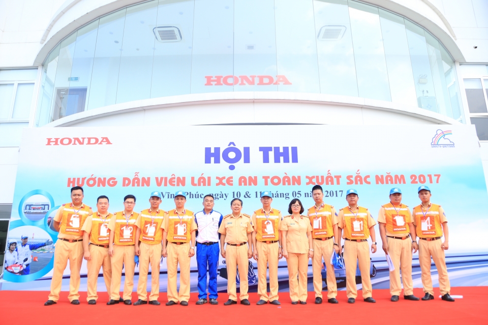 honda viet nam to chuc hoi thi huong dan vien lai xe an toan xuat sac nam 2017