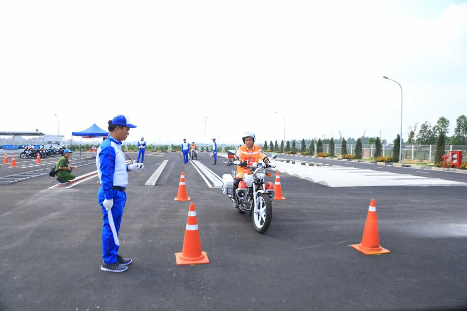 honda viet nam to chuc hoi thi huong dan vien lai xe an toan xuat sac nam 2017