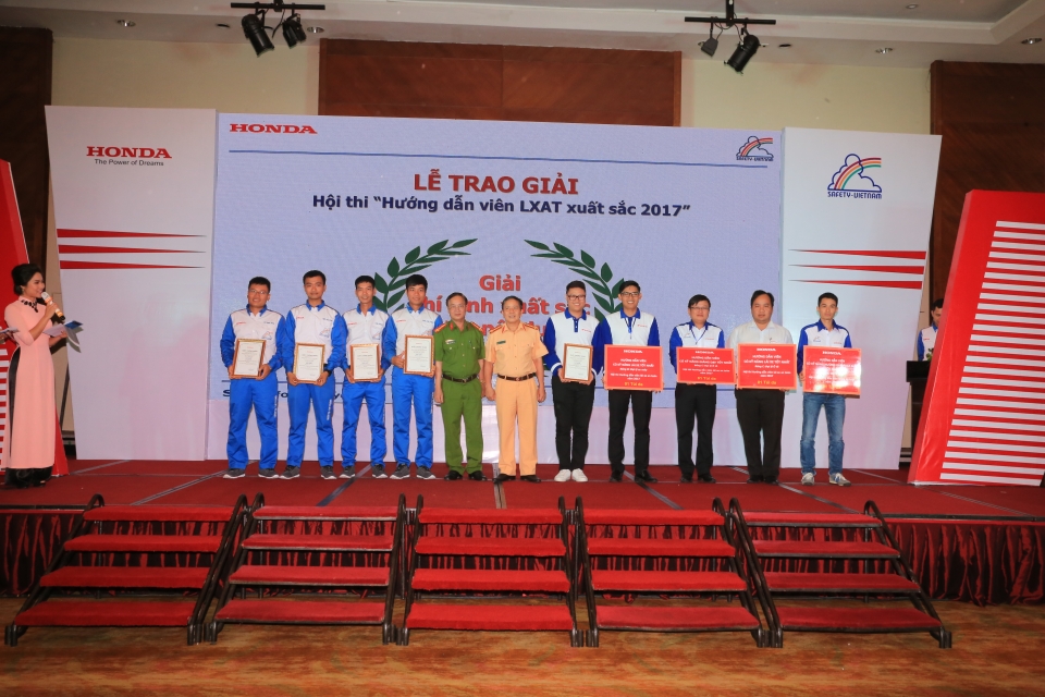 honda viet nam to chuc hoi thi huong dan vien lai xe an toan xuat sac nam 2017