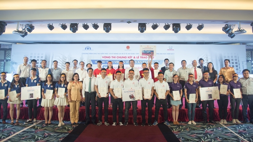 Honda Việt Nam tổ chức thành công hội thi “Sinh viên lái xe Ô tô an toàn năm 2017”