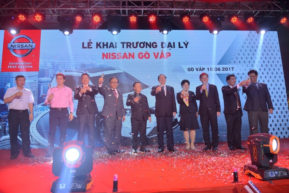nissan viet nam khai truong dai ly 3s tai go vap tp ho chi minh