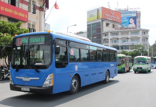 tp ho chi minh hanh khach di xe buyt tang tro lai sau nhieu nam