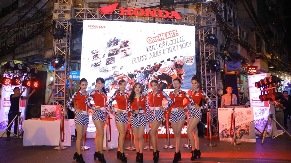 Hà Nội: Honda Việt Nam mang hứng khởi MotoGP về phố đi bộ Tạ Hiện