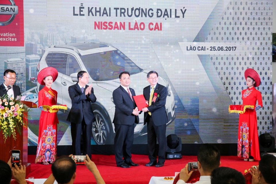 khai truong dai ly nissan 3s tai lao cai