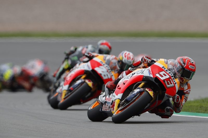 chang 9 giai dua motogp repsol honda team len ngoi vo dich
