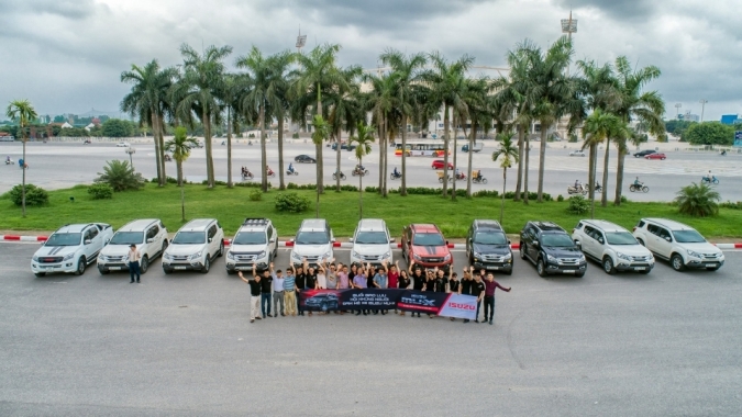 Tưng bừng ngày hội offline của những người mê xe Isuzu mu-X tại Hà Nội