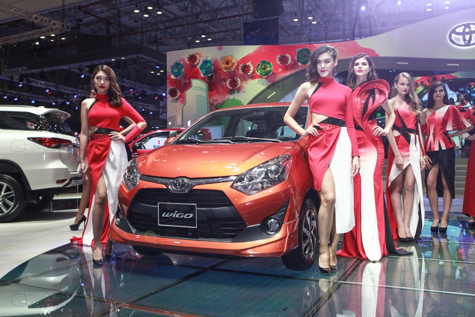 vms 2017 toyota mang muon sac xe den trien lam