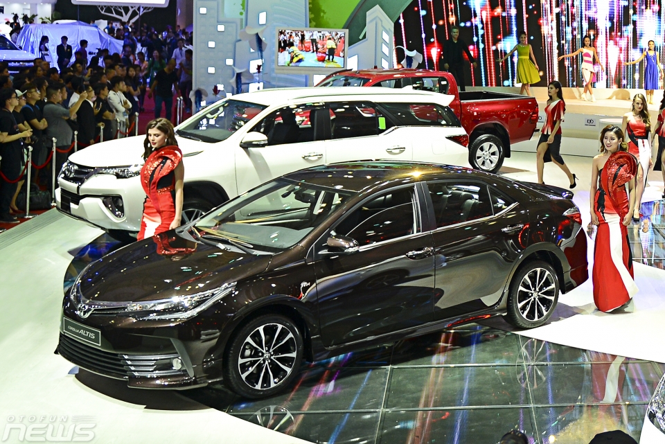 vms 2017 toyota mang muon sac xe den trien lam
