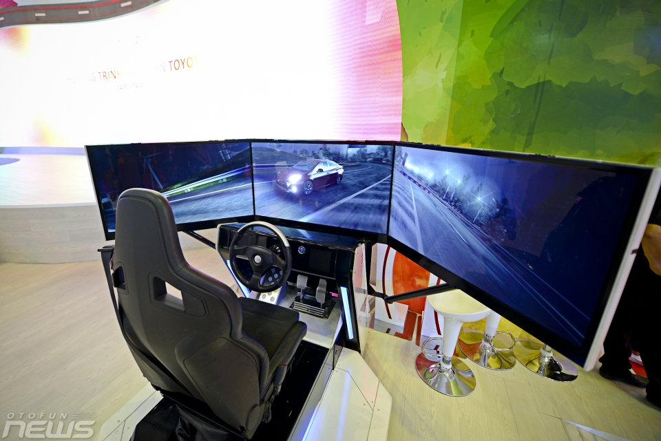 vms 2017 toyota mang muon sac xe den trien lam