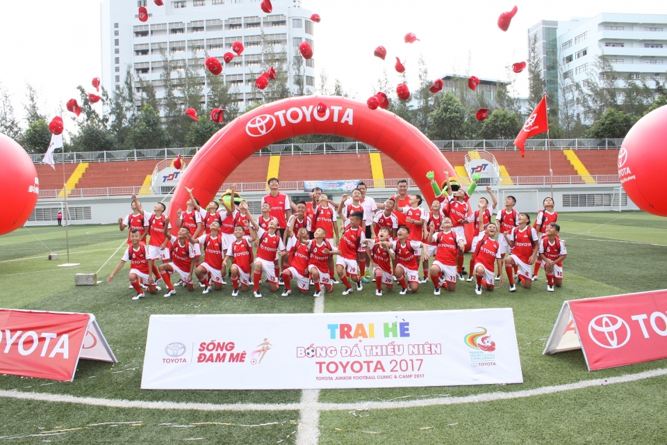 lo dien 18 cau thu nhi tham gia tranh cup bong da thieu nien toyota quoc te 2017