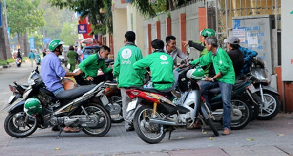nhieu y kien trai chieu ve viec grabbike tang phi su dung dich vu