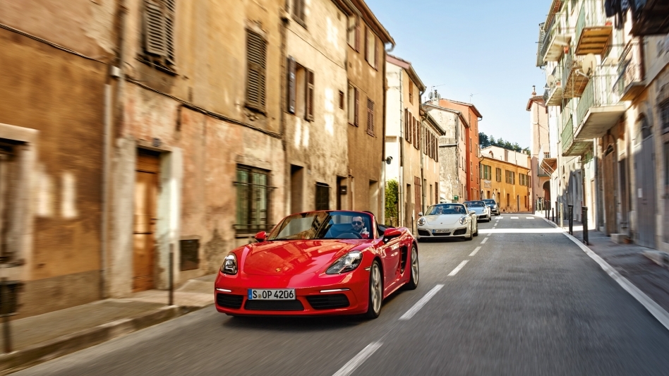 Mua Porsche Cayenne và nhận cơ hội du ngoạn Italy