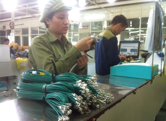 chinh phu bat den xanh cho lap rap o to trong nuoc gia xe lieu co giam