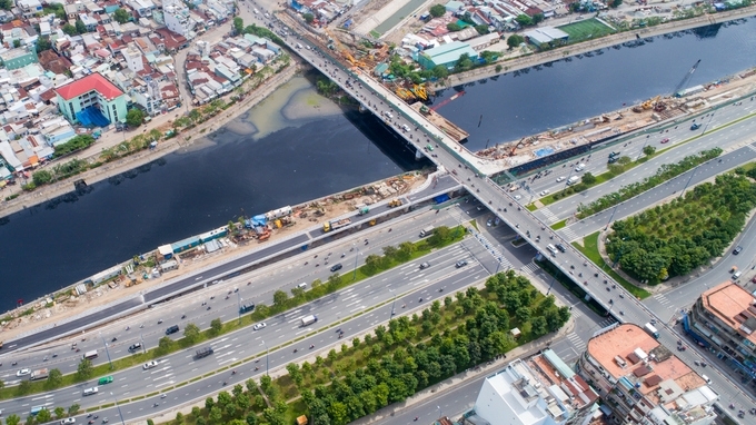 Nhánh cầu nối đại lộ hiện đại nhất TP Hồ Chí Minh xong trước hai tháng