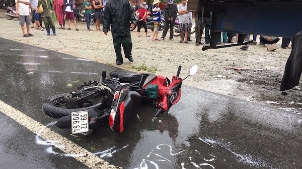 Bình Thuận: Sinh viên tử vong sau va chạm với xe container