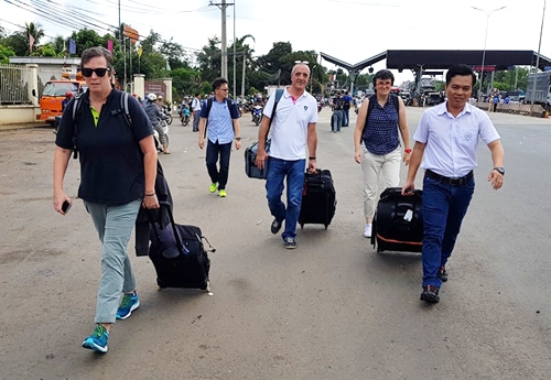 o to chan ngang bot tuyen tranh bien hoa quoc lo 1 te liet