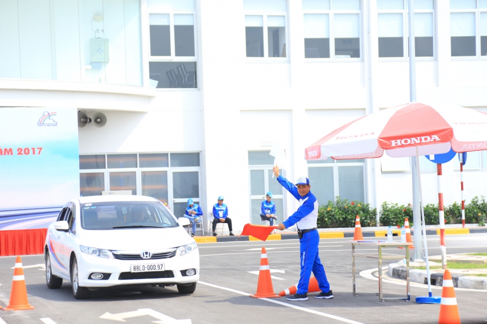 honda viet nam chinh thuc trien khai chuong trinh dao tao lai xe o to hang b1 va b2