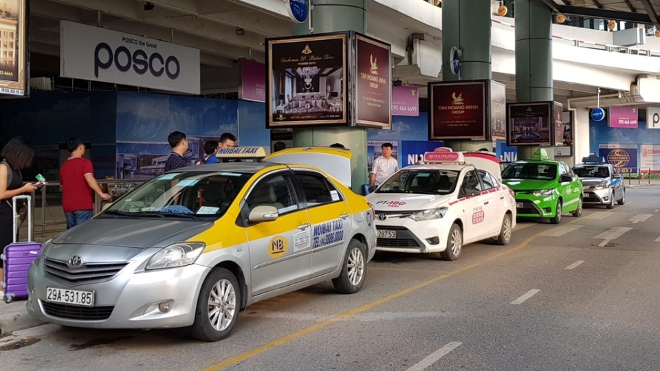 Taxi truyền thống kinh doanh kiểu Uber, Grab được không?