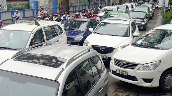 Thu phí ôtô vào trung tâm TP Hồ Chí Minh: Doanh nghiệp lo chi phí tăng