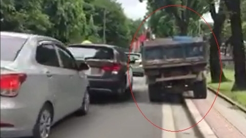 CSGT Hà Nội đã xác định được lái xe tải "làm xiếc" trên phố Kim Mã