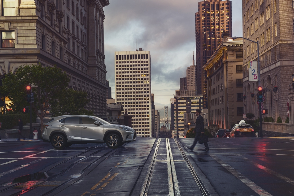 lexus nx 300 2018 ra mat voi dong co tang ap 20l va gia 24 ti dong