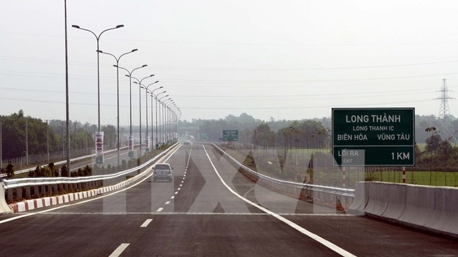 Thi công 3 gói thầu cuối cao tốc Bến Lức-Long Thành dài hơn 25km