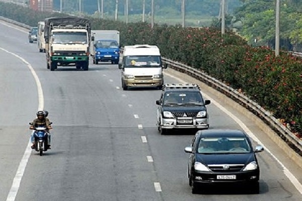 tu nam 2018 xe o to con loai tren 7 cho den 9 cho se phai dan nhan nang luong