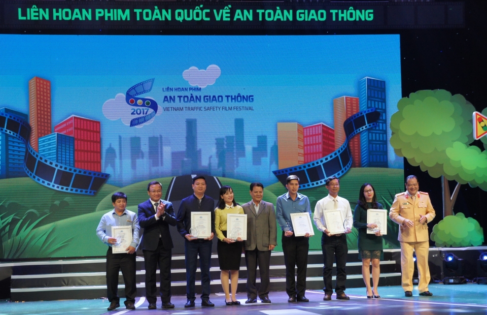 lien hoan phim ve an toan giao thong toan quoc 2017 da tim ra guong mat thang cuoc