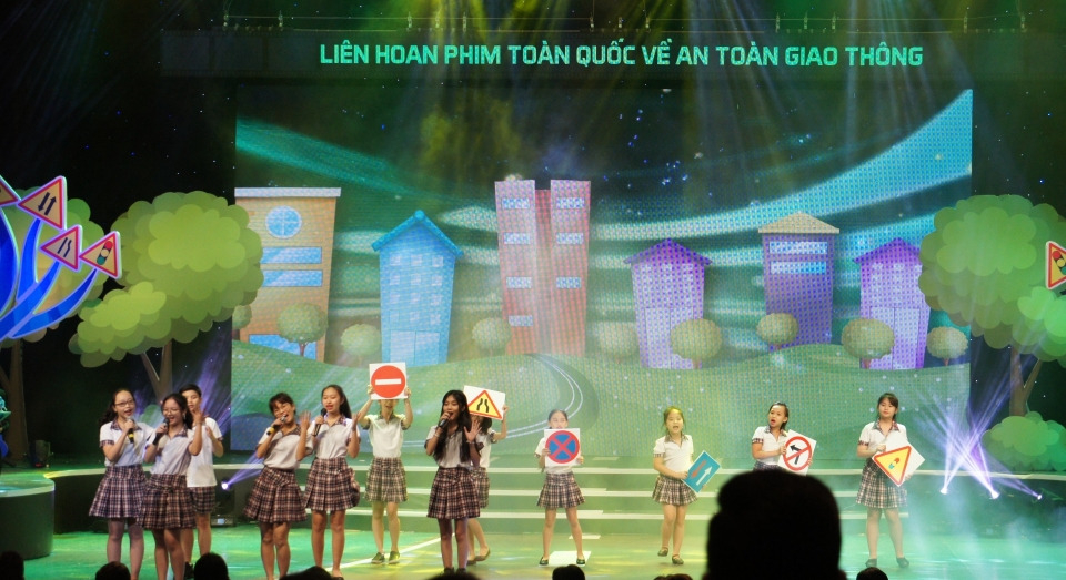 lien hoan phim ve an toan giao thong toan quoc 2017 da tim ra guong mat thang cuoc