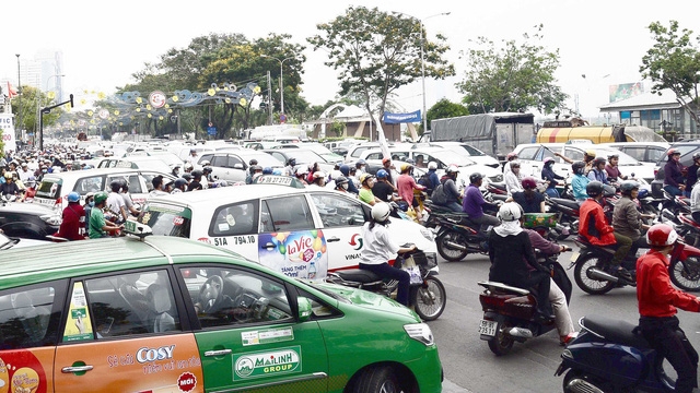 Sao thêm phí chống ùn tắc khi dân đã cõng quá nhiều loại phí? sao them phi chong un tac khi dan da cong qua nhieu loai phi