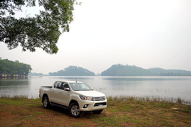 toyota hilux 2017 binh khong moi nhung ruou moi