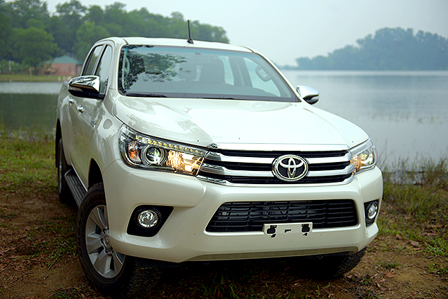 toyota hilux 2017 binh khong moi nhung ruou moi