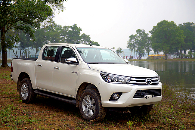 toyota hilux 2017 binh khong moi nhung ruou moi