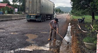 [Kỳ 1] Rối loạn giao thông dịp Tết: Quốc lộ &quot;tan nát&quot; ngay sau khi nâng cấp